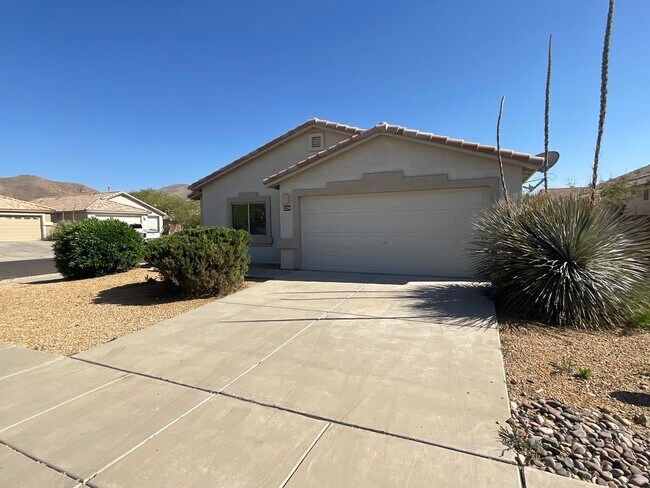 Building Photo - Four bedroom in Vail School District