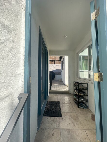 Building Photo - 1633 Glenwood Dr