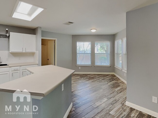 Building Photo - 904 Swallow Ridge Cove