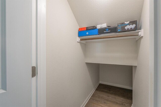 Building Photo - 18000 Malnati Dr