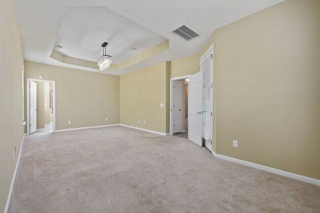 Building Photo - 414 Carriage Lake Dr
