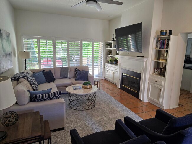 Building Photo - 48127 Vista Cielo