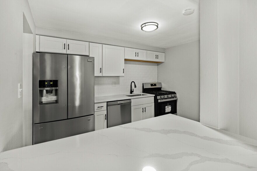 Building Photo - 2330-2340 Candace St, Pittsburgh, PA, 15216