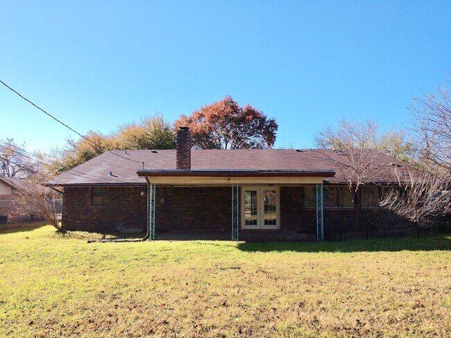 Building Photo - 2313 Dover Rd