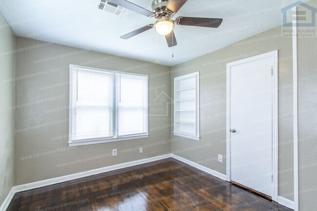 Building Photo - 2206 NW 19th St