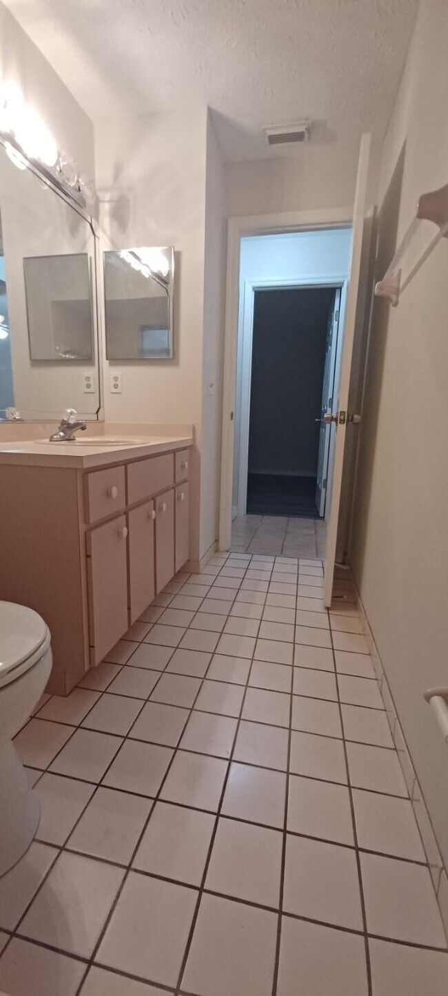 Building Photo - 150 NW Byron St