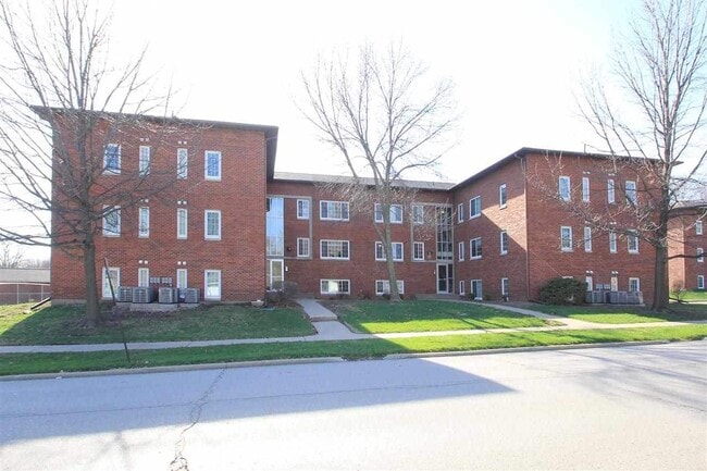 Building Photo - 126 Grandview Court