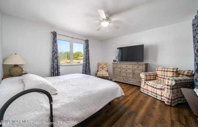 Building Photo - 659 McCormick Dr