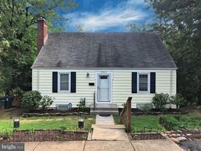 Building Photo - 2416 S Culpeper St