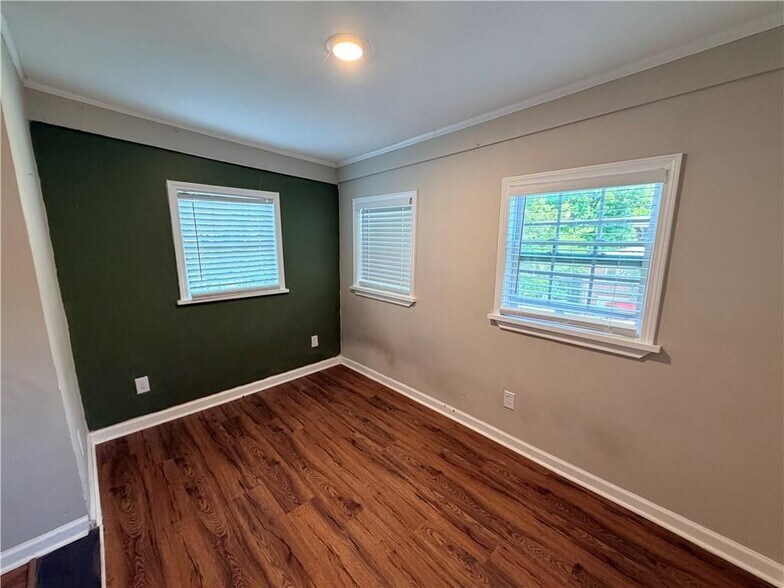 Building Photo - 10 Rockmart Dr SW