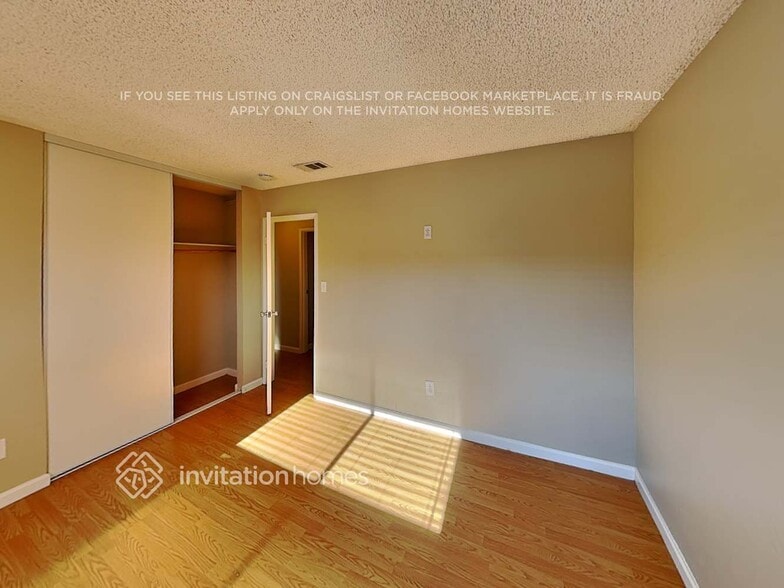 Building Photo - 4860 Teakwood Dr