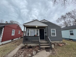 Building Photo - Move-In Ready Rental with Detached Garage