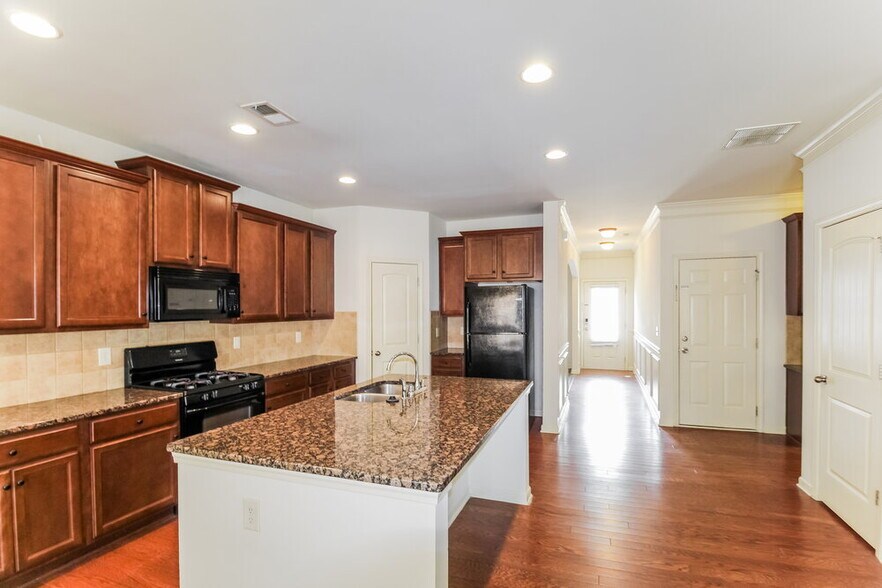 Building Photo - 4322 Mill Farm Ln NE