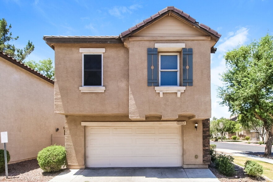 Building Photo - 2121 E Huntington Dr