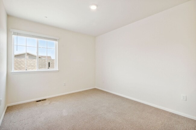 Building Photo - Fort Collins Lifestyle Exemplified by this 2 Bed, 2.5 Bath Paired Home!