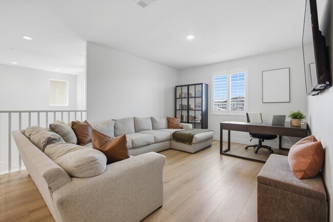 Building Photo - 30440 Tetrault Ct