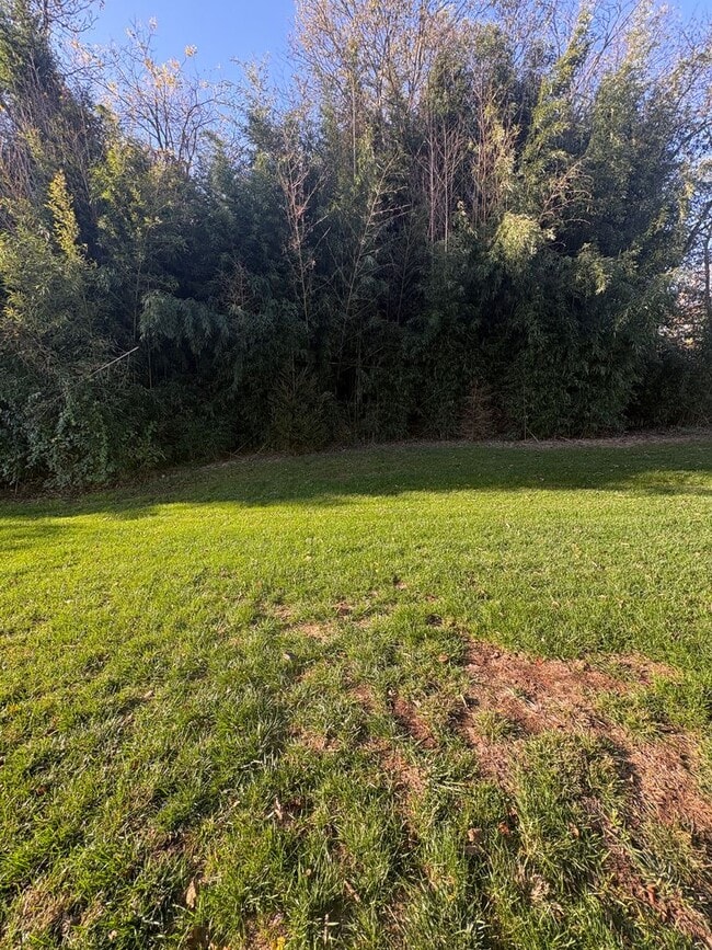 Building Photo - 3 Bedroom 2.5 Bath Townhouse Locust Run Northeastern SD