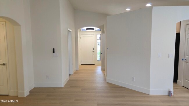 Building Photo - 9616 E Sheena Dr