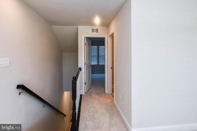 Building Photo - 7102 Druce Way