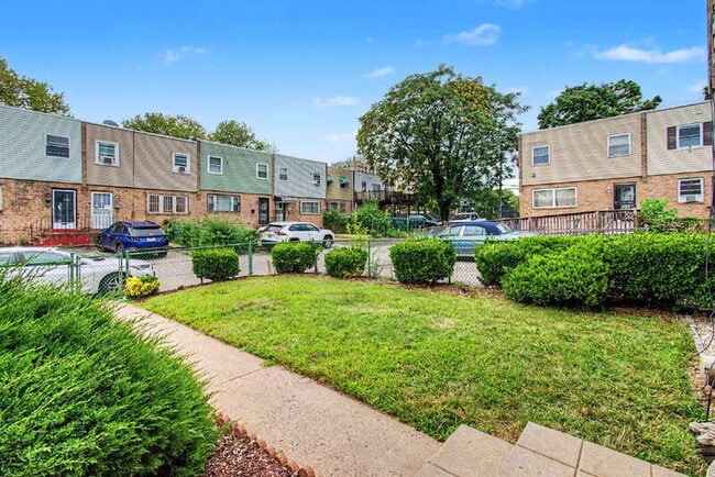 Building Photo - 2106 N Camac St