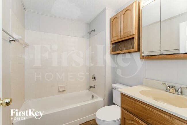 Building Photo - 5777 Liberty Creek Dr E
