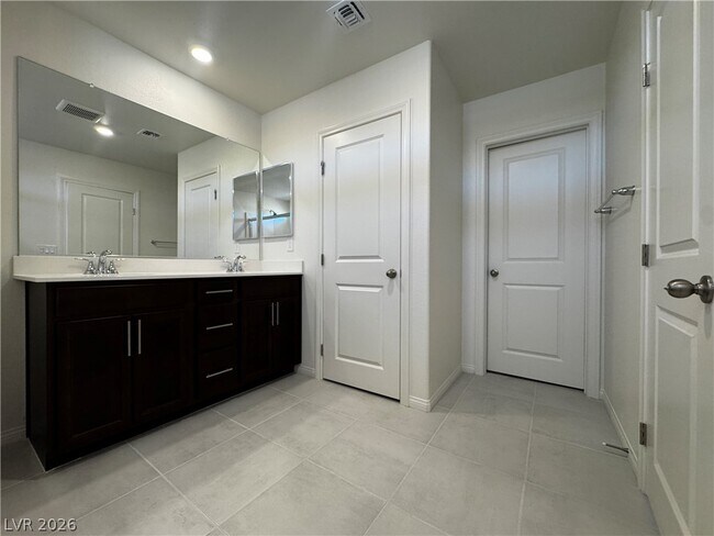 Building Photo - 9250 Innot Ave