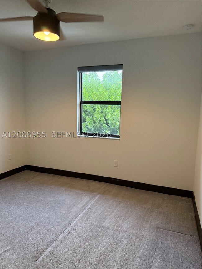 Building Photo - 16004 NW 91st Ct