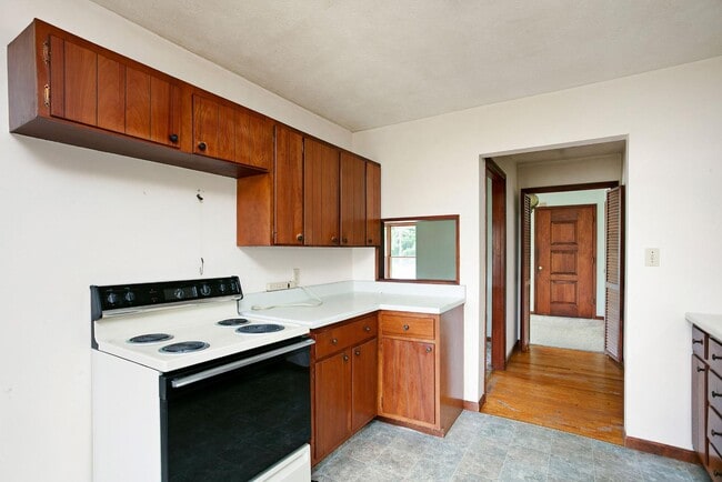 Building Photo - 554 Cox Ln