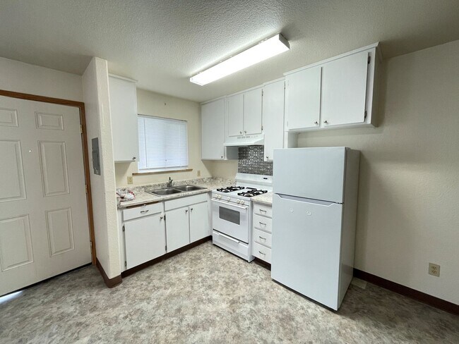 Building Photo - 1 Simpson St