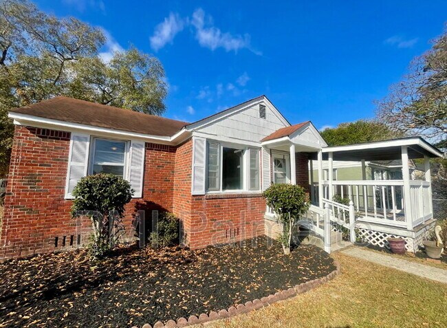 Building Photo - 1215 Chevis St