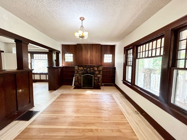 Building Photo - W. Kiowa Street