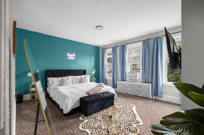 Building Photo - 5303 Duncan St