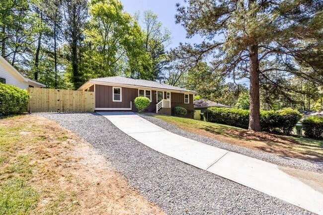 Building Photo - STUNNING RENOVATION! Modern 3BR/2BA Ranch in Sought-After Location!