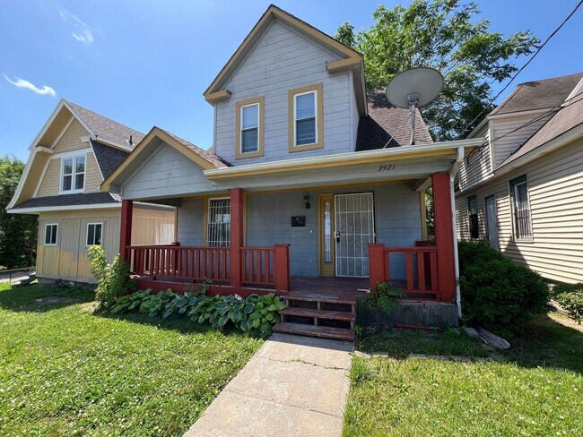 Primary Photo - Charming 3-Bedroom Home in Washington Weat...