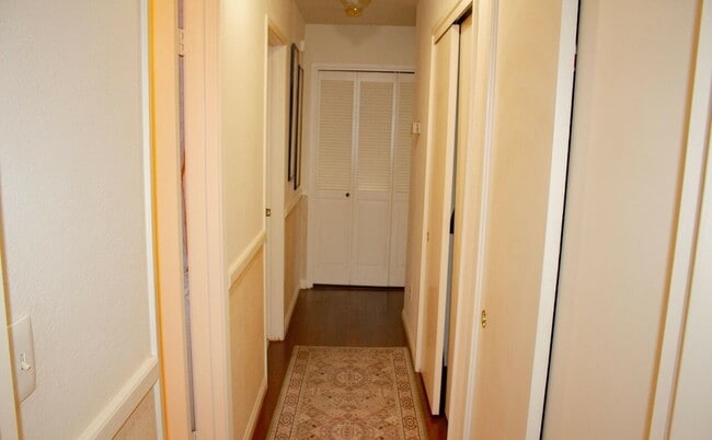 Building Photo - 8000 Kroll Way