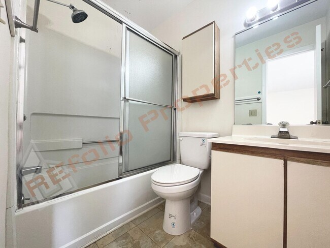 Building Photo - Beautiful 2 bedroom 2.5 bath Condo w/ 2 Reserved Parking Space @ Finley Forest, Chapel Hill, Avai...