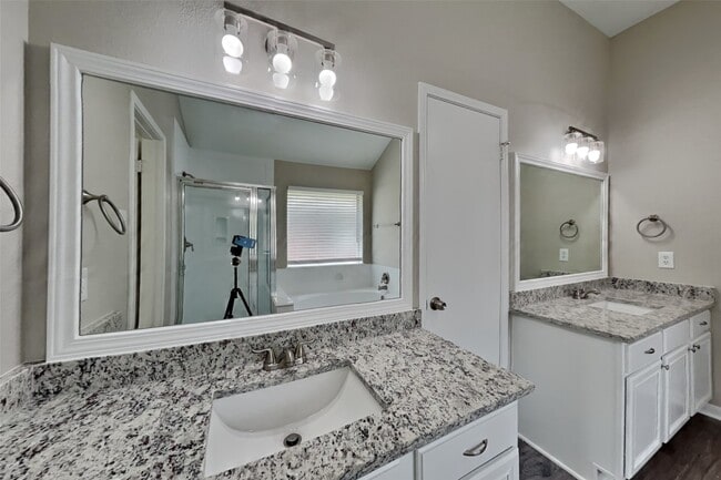 Building Photo - 2222 Friarwood Trail