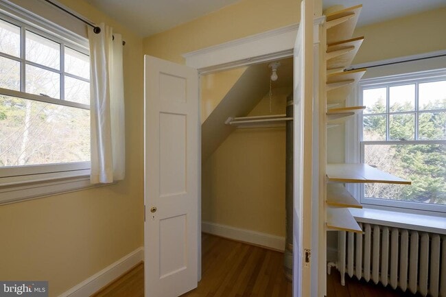 Building Photo - 5717 Chevy Chase Pkwy NW