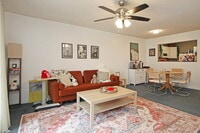 Building Photo - Your Chill JMU Spot—Awesome 2-Bed, 2-Bath Condo Close to Campus!