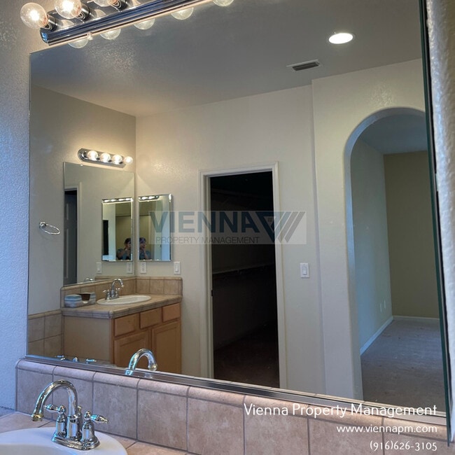 Building Photo - Beautiful Home in The Rivers in West Saccr...