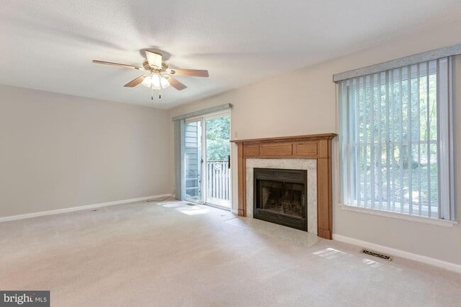 Building Photo - 1605 Oak Spring Way