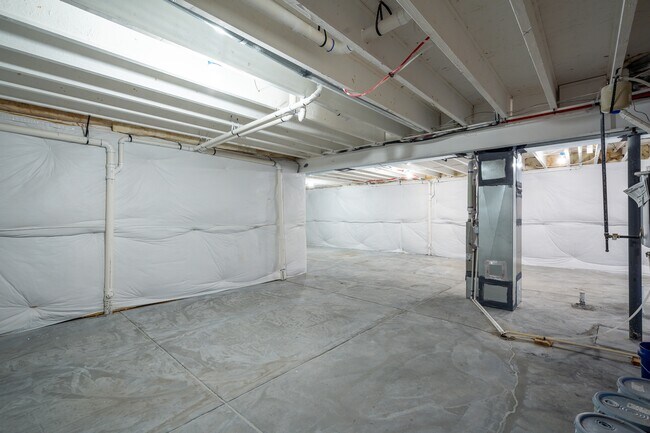 Building Photo - 5230 Janga Dr