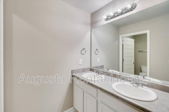 Building Photo - 5054 Vine Ln