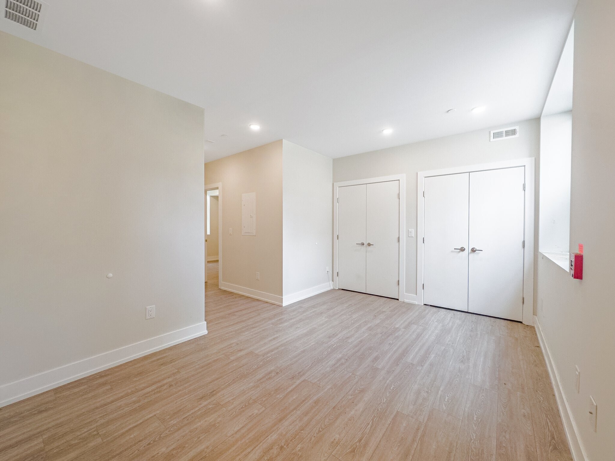 Building Photo - 2155 N Darien St