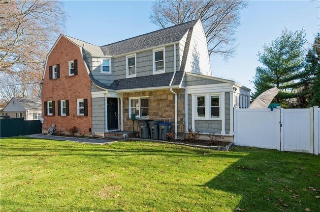 Primary Photo - 353 Old Mamaroneck Rd