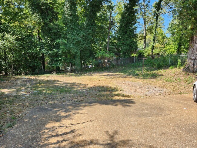 Building Photo - Coming in February - 3 bedroom 2 bath home in Belvoir Area in Brainerd/East Ridge, TN