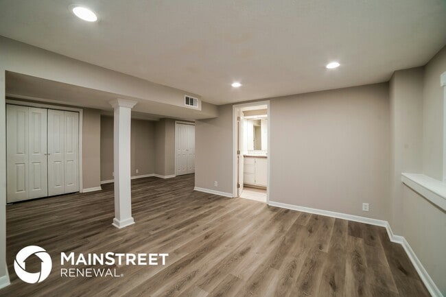 Building Photo - 4139 N Spruce Ave
