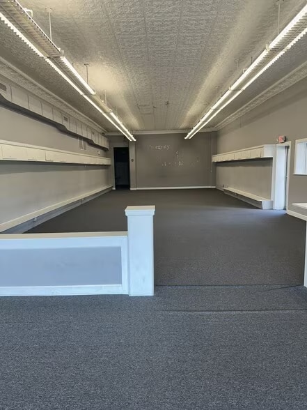 Building Photo - 605-607 E Commerce St