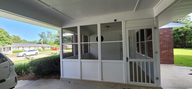 Building Photo - 609 Hibiscus Ave