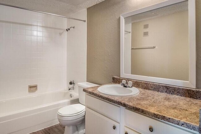 Building Photo - 7924 Emerald Crest Dr